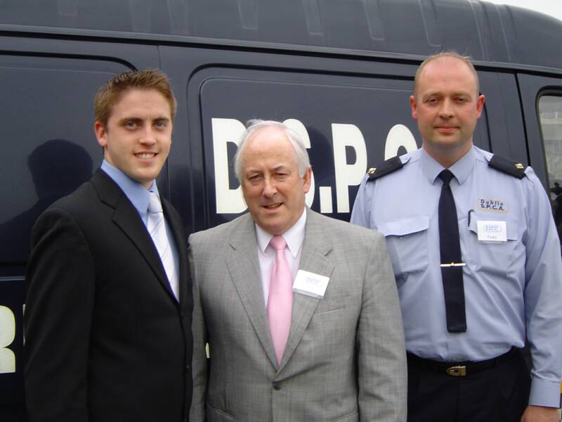 Councillor Devlin with members of the DSPCA